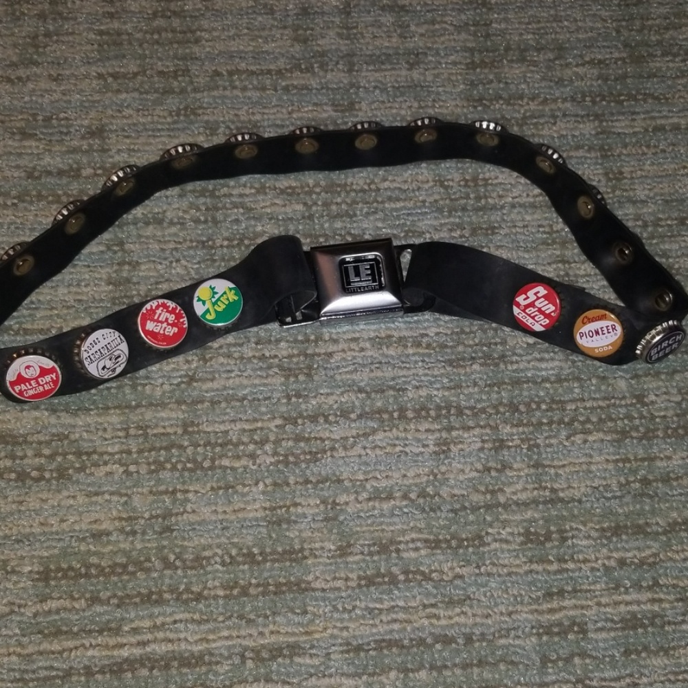COPY - Little Earth Bottle Cap Seat Buckle belt